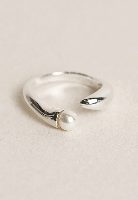 Hug Mold Pearl 5mm Silver 925 Ring (Astro Cha Eun-Woo)