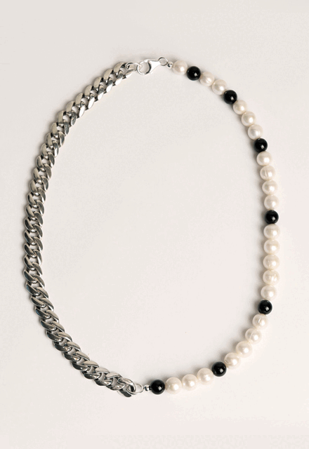 Hephaestus Curved Chain Half 8mm Pearl Onyx Silver 925 Necklace